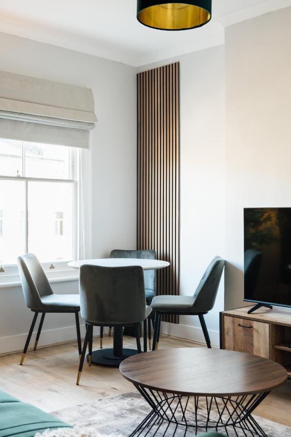 Stunning & Stylish 2 Bed Flat In West London Daire Dış mekan fotoğraf