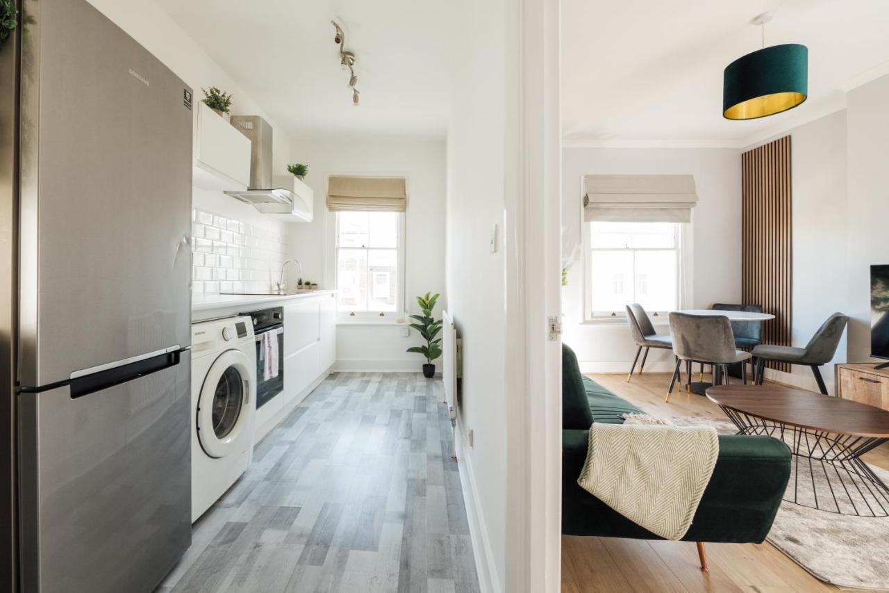 Stunning & Stylish 2 Bed Flat In West London Daire Dış mekan fotoğraf