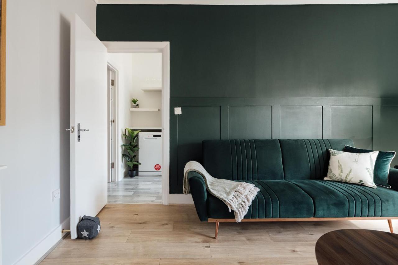 Stunning & Stylish 2 Bed Flat In West London Daire Dış mekan fotoğraf